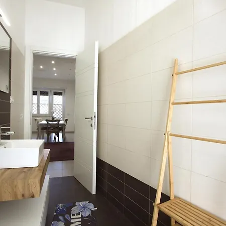 Piramide House Рим