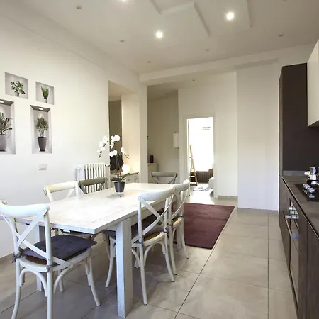 Апартаменты Piramide House
